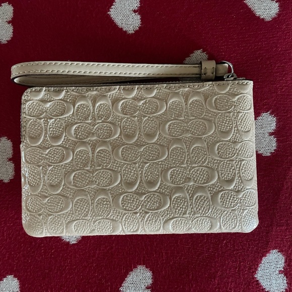 Coach corner zip wristlet - Picture 2 of 3